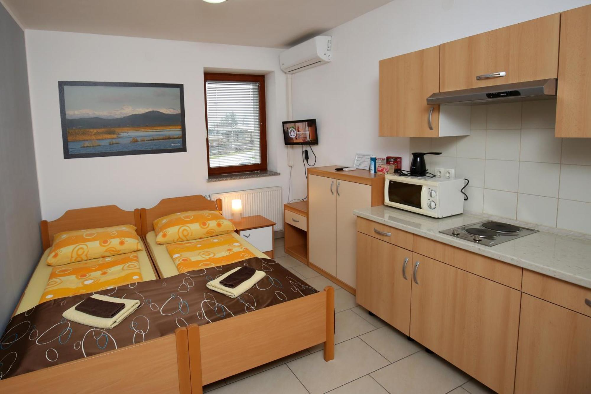 Apartments Furman - Self Check-In Rakek Esterno foto