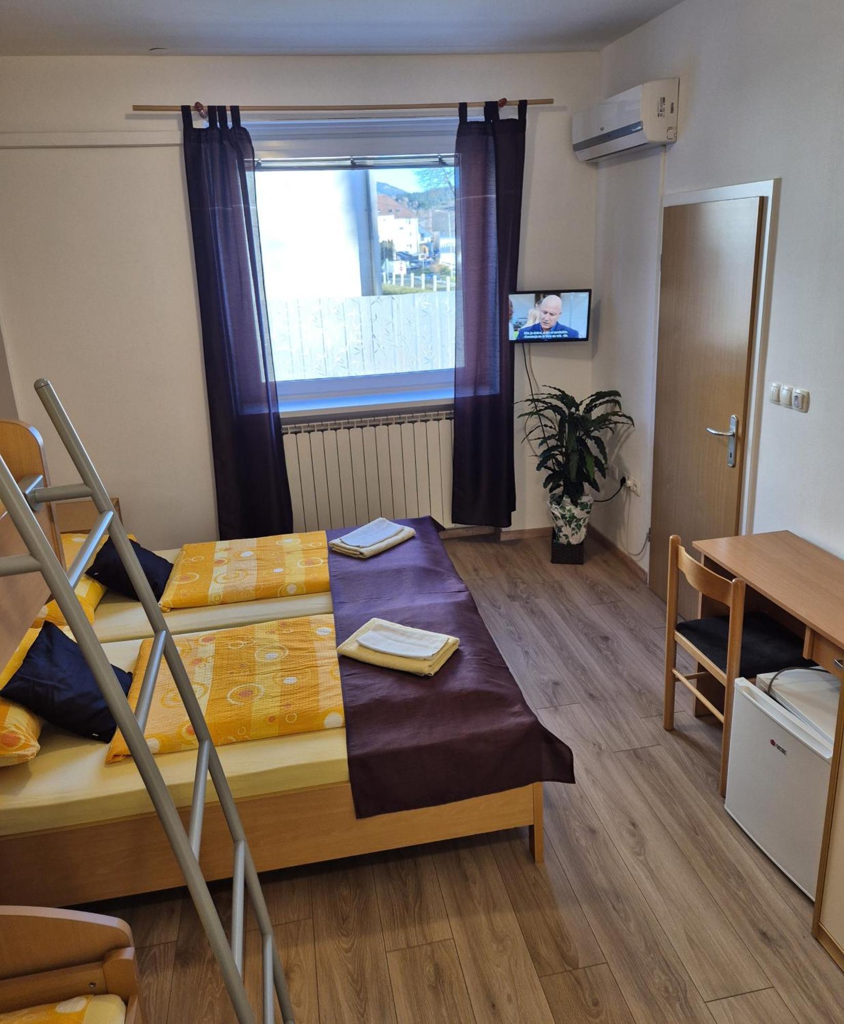 Apartments Furman - Self Check-In Rakek Esterno foto